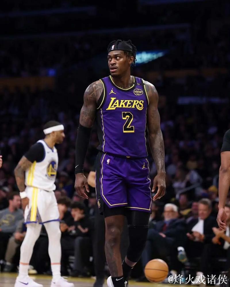 范德比尔特谈轮换调整：全力支持球队决策